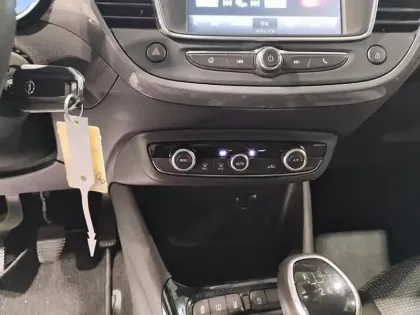 Photo 12 Opel Crossland  1.2 Turbo 110 ch BVM6 Elegance