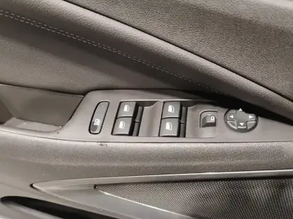 Photo 19 Opel Crossland  1.2 Turbo 110 ch BVM6 Elegance