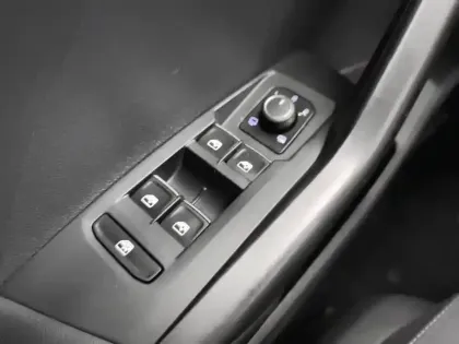 Photo 19 Volkswagen T-cross  1.0 TSI 95 Start/Stop BVM5 Lounge