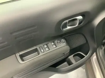 Photo 19 Citroën C3 Aircross  PureTech 110 S&S BVM6 Shine Pack