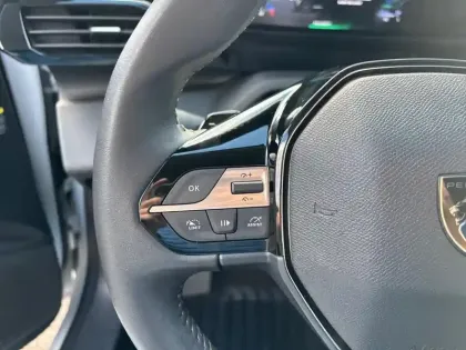 Photo 18 Peugeot 308  PHEV 180 e-EAT8 Active Pack