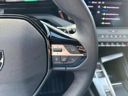 Photo 19 Peugeot 308  PHEV 180 e-EAT8 Active Pack