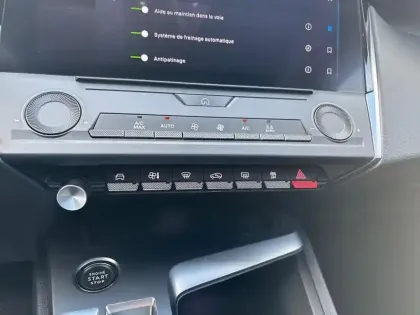 Photo 12 Peugeot 308  PHEV 180 e-EAT8 Active Pack