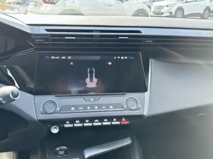 Photo 25 Peugeot 308  PHEV 180 e-EAT8 Active Pack