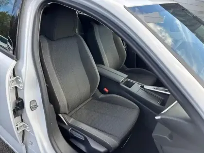 Photo 8 Peugeot 308  PHEV 180 e-EAT8 Active Pack