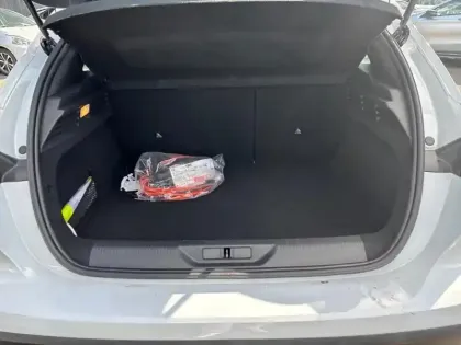 Photo 7 Peugeot 308  PHEV 180 e-EAT8 Active Pack