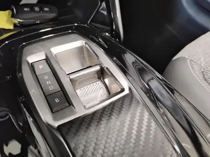 Photo 23 Peugeot 208  Electrique 50 kWh 136ch Allure