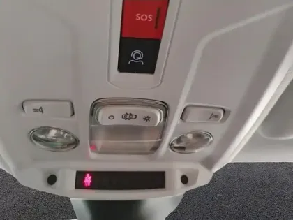 Photo 24 Peugeot 208  Electrique 50 kWh 136ch Allure