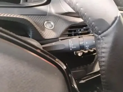 Photo 17 Peugeot 208  Electrique 50 kWh 136ch Allure