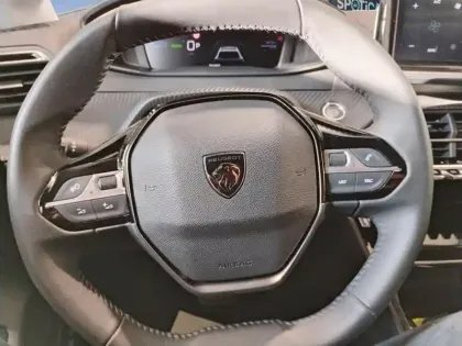 Photo 11 Peugeot 208  Electrique 50 kWh 136ch Allure