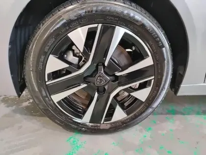 Photo 14 Peugeot 208  Electrique 50 kWh 136ch Allure