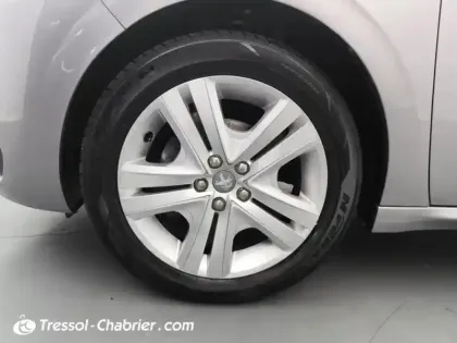 Photo 14 Peugeot 208 Gén. I Ph2 Signature 5