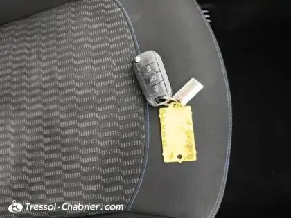 Photo 15 Peugeot 208 Gén. I Ph2 Signature 5