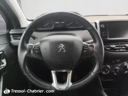 Photo 11 Peugeot 208 Gén. I Ph2 Signature 5
