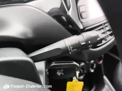 Photo 17 Peugeot 208 Gén. I Ph2 Signature 5