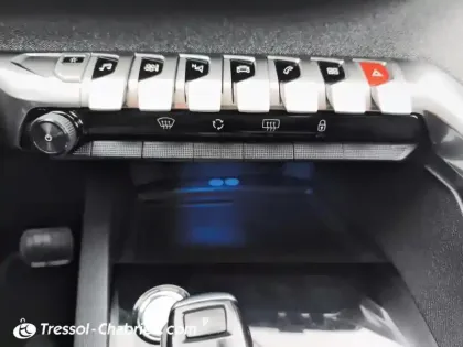 Photo 12 Peugeot 3008  1.2 Puretech 130ch S&S EAT6 Allure