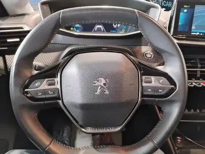 Photo 10 Peugeot 208  Electrique 50 kWh 136ch Roadtrip