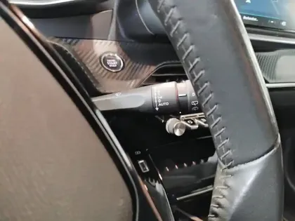 Photo 16 Peugeot 208  Electrique 50 kWh 136ch Roadtrip