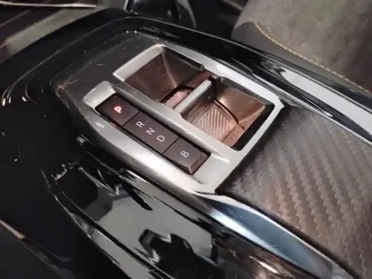 Photo 22 Peugeot 208  Electrique 50 kWh 136ch Roadtrip