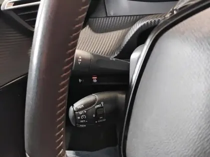 Photo 15 Peugeot 208  Electrique 50 kWh 136ch Roadtrip