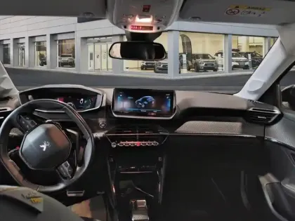 Photo 8 Peugeot 208  Electrique 50 kWh 136ch Roadtrip