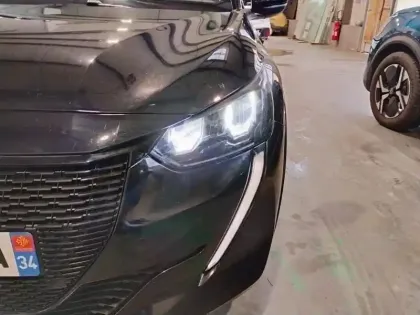 Photo 12 Peugeot 208  Electrique 50 kWh 136ch Roadtrip