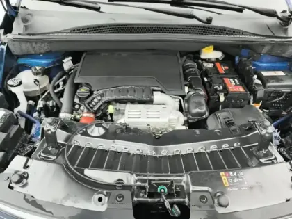 Photo 6 Opel Crossland  1.2 Turbo 110 ch BVM6 Elegance