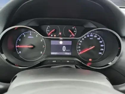 Photo 20 Opel Crossland  1.2 Turbo 110 ch BVM6 Elegance