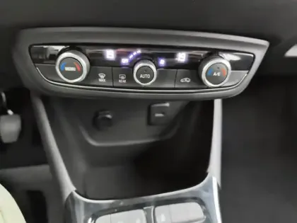 Photo 12 Opel Crossland  1.2 Turbo 110 ch BVM6 Elegance