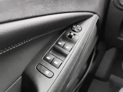 Photo 19 Opel Crossland  1.2 Turbo 110 ch BVM6 Elegance