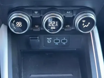 Photo 11 Renault Clio V Techno E-Tech full hybrid 145