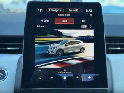 Photo 9 Renault Clio V Techno E-Tech full hybrid 145