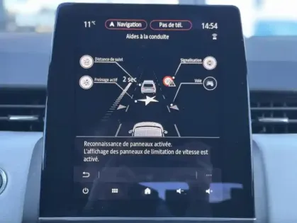 Photo 8 Renault Clio V Techno E-Tech full hybrid 145