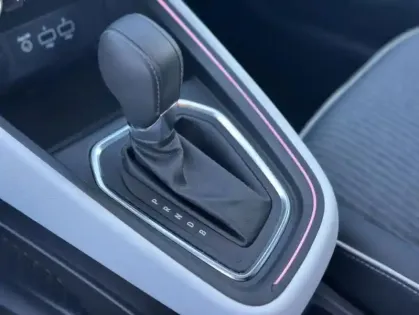 Photo 10 Renault Clio V Techno E-Tech full hybrid 145