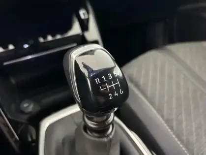 Photo 20 Peugeot 2008 1.2 PureTech 100ch Allure + Caméra de recul + GPS