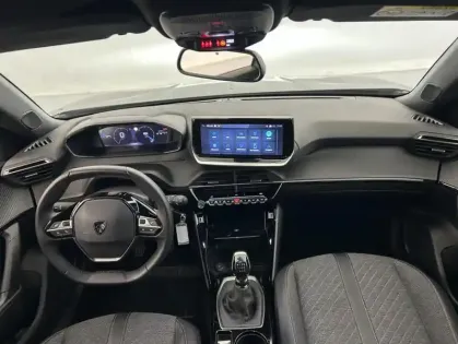 Photo 26 Peugeot 2008 1.2 PureTech 100ch Allure + Caméra de recul + GPS