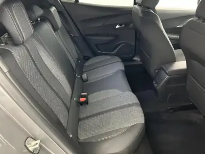 Photo 25 Peugeot 2008 1.2 PureTech 100ch Allure + Caméra de recul + GPS