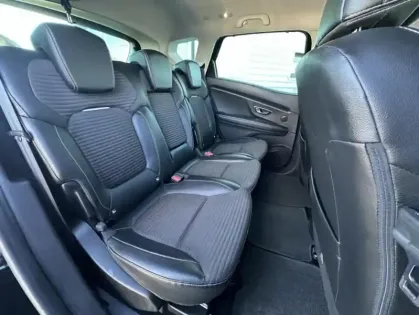 Photo 30 Renault Scenic Gén. IV (JFA) Ph1 Intens 5