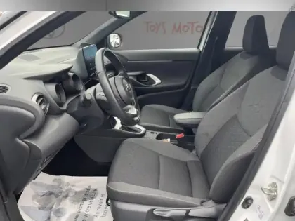 Photo 11 Toyota Yaris Hybride 1.5 HYBRID 116H DESIGN