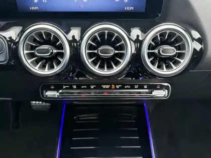 Photo 13 Mercedes GLA 250 e Hybrid EQ AMG Line