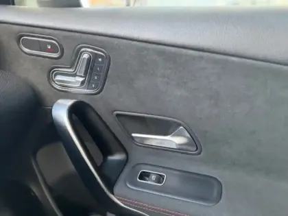 Photo 14 Mercedes Classe A 180 d AMG Line /177 Li