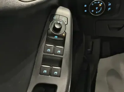 Photo 5 Ford Fiesta 1.1 75ch Titanium 5p