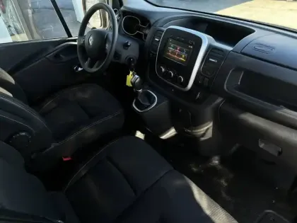 Photo 13 Renault Trafic III FG GCF L1H1 1200 Energy dCi 145 EDC