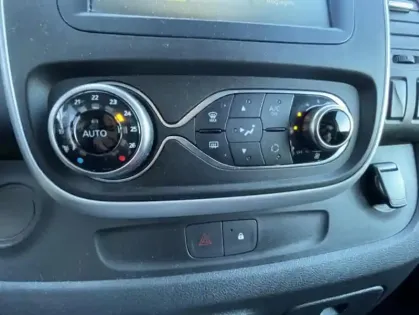 Photo 11 Renault Trafic III FG GCF L1H1 1200 Energy dCi 145 EDC