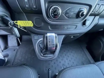 Photo 8 Renault Trafic III FG GCF L1H1 1200 Energy dCi 145 EDC