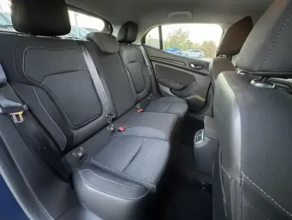 Photo 25 Renault Megane IV Berline Business TCe 115 FAP