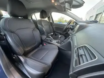 Photo 24 Renault Megane IV Berline Business TCe 115 FAP