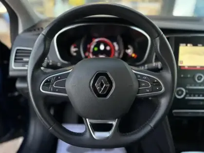 Photo 20 Renault Megane IV Berline Business TCe 115 FAP