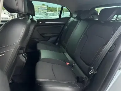 Photo 13 Renault Megane IV Berline techno TCe 140 EDC