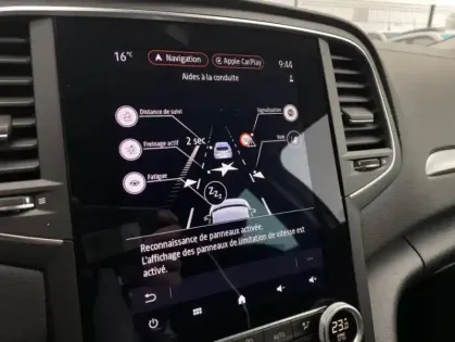 Photo 8 Renault Megane IV Berline techno TCe 140 EDC